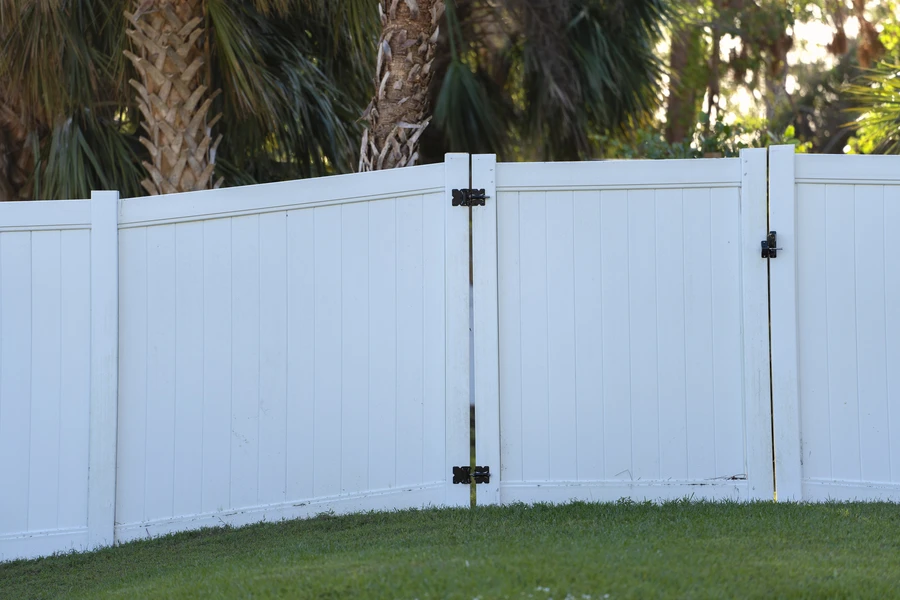 Excellent Vinyl Fence Installation Austin, TX